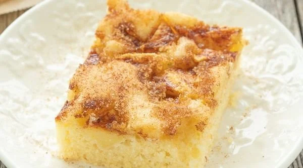 Leckerer Apfelkuchen vom Blech mit Äpfeln und Zimt, einfaches Rezept