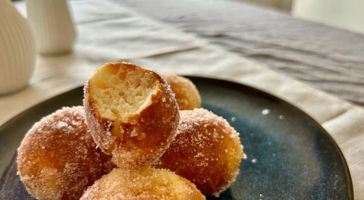 Köstliche Quarkbällchen, frisch aus dem Ofen gebacken nach einem einfachen Rezept